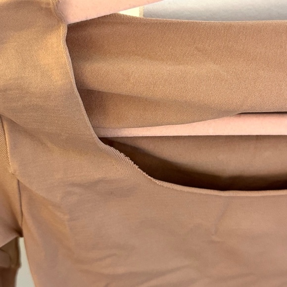 Skims Essential Long Sleeve Scoop Neck Bodysuit size XXS/XS - Picture 3 of 4